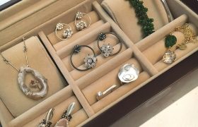 How to clean jewelry box lining