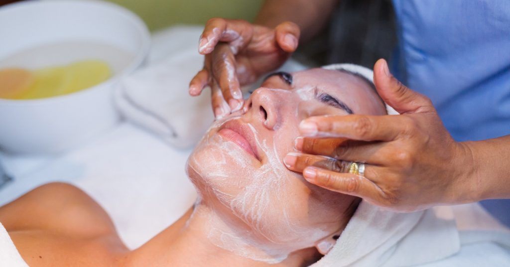 How do you keep dry skin hydrated in summer?